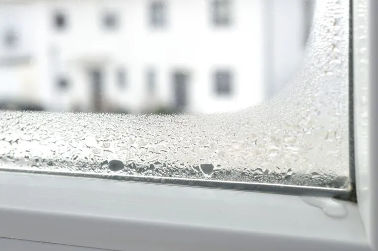 Kondensat am Fenster